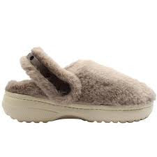 CROCS 211116 195